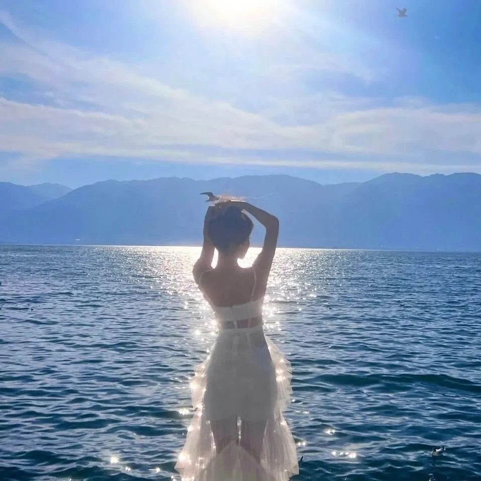 玛丽莲有深黑之眸